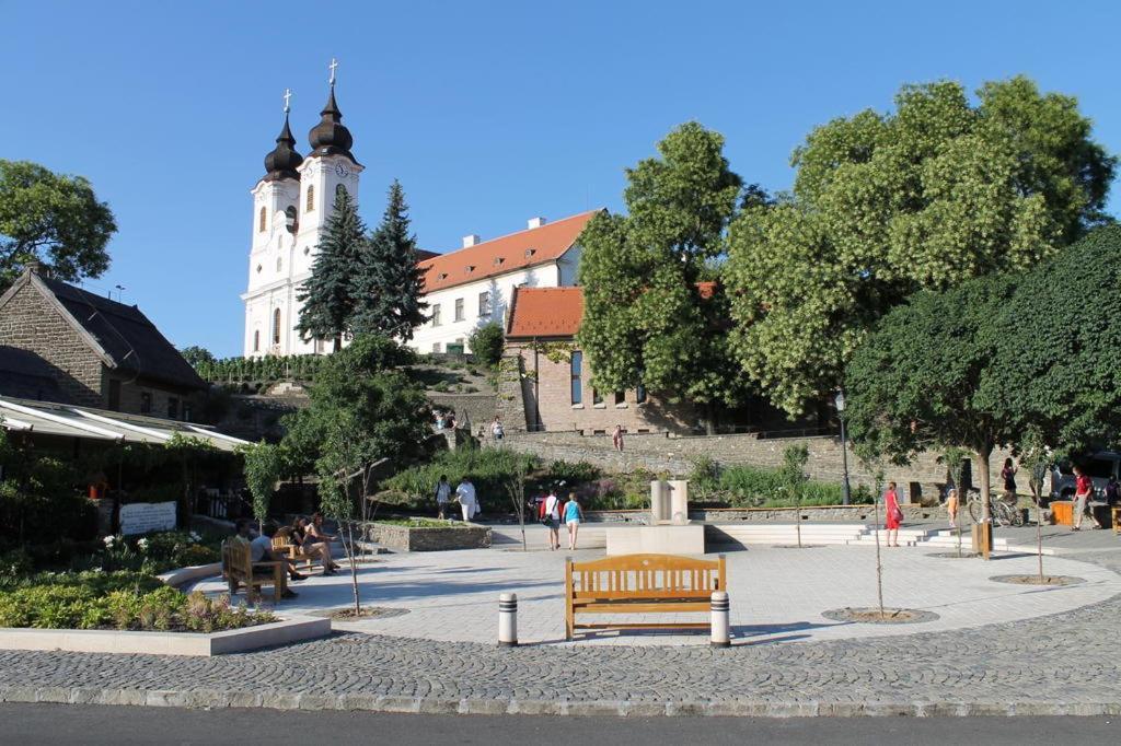 Napkelte Apartman Tihany Exterior photo